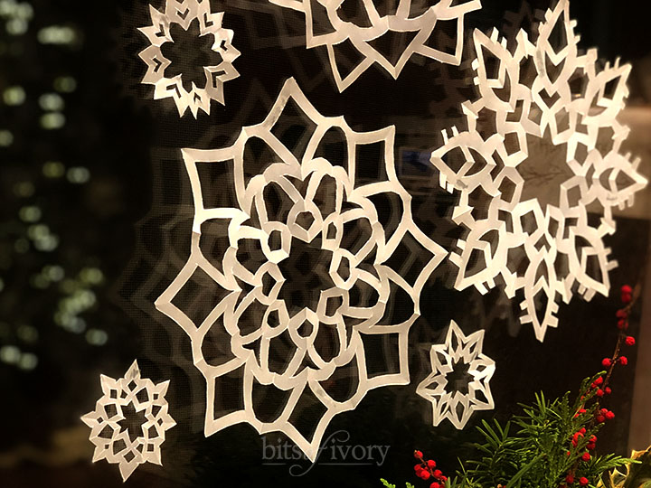 Ladyface Blog: Pretty Paper Snowflakes